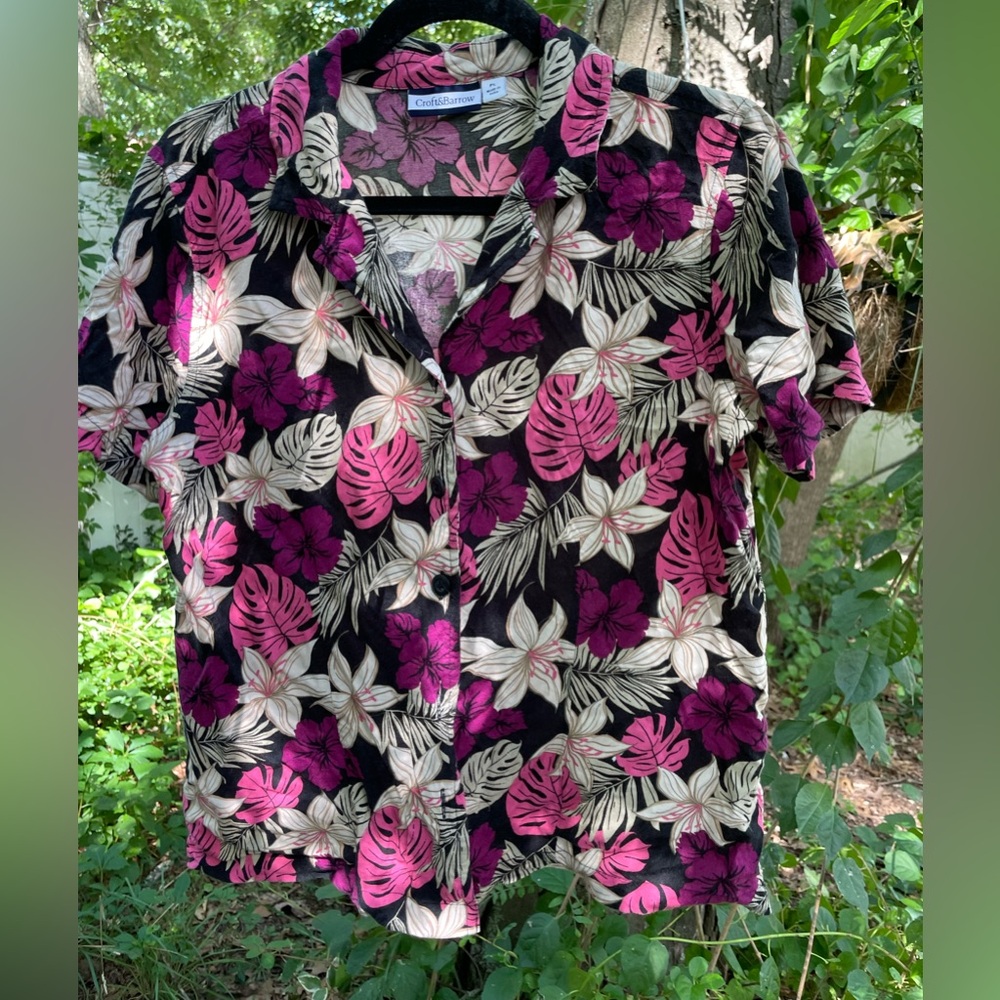 Croft&Barrow button down floral shirt